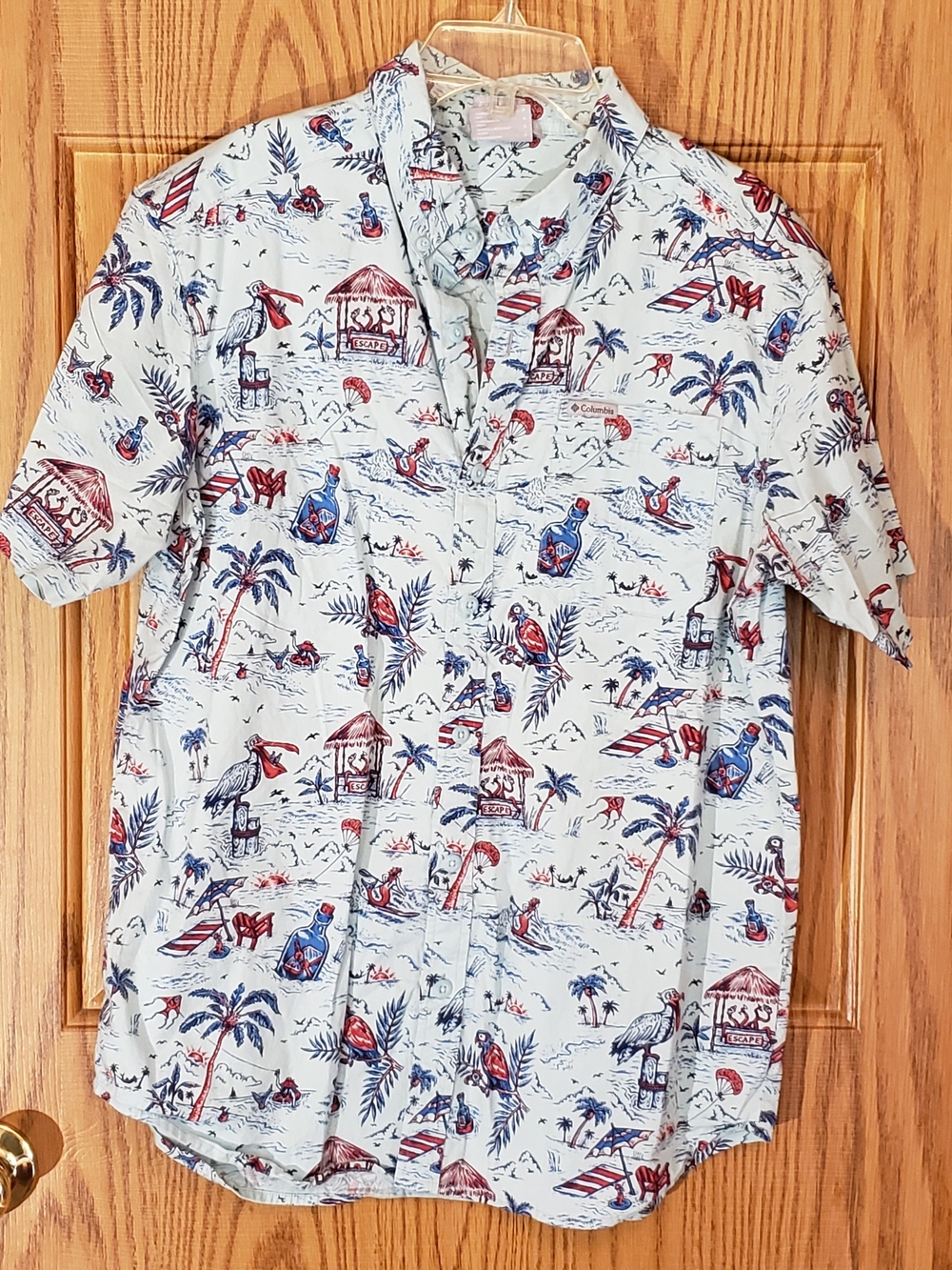 Columbia Light Blue Hawaiian Print‎ Short-Sleeve Button-Down Shirt. Small.